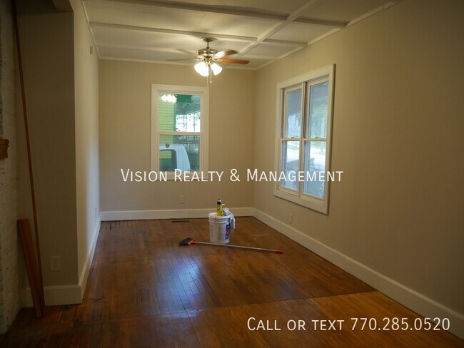 Building Photo - 409 Burson Ave