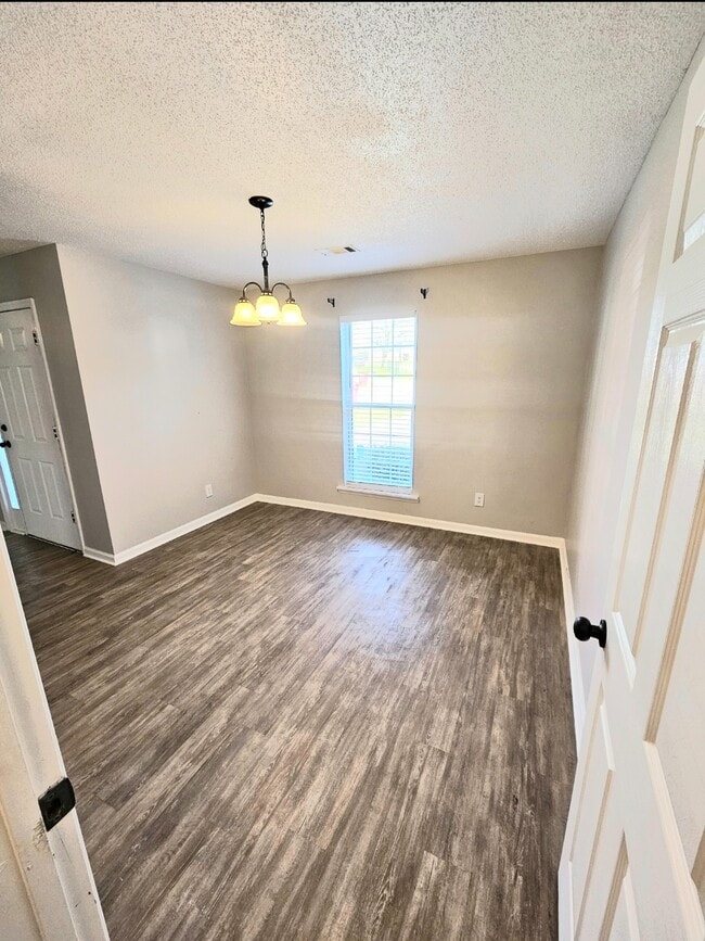 Comedor - 112 W Oak Manor Ct