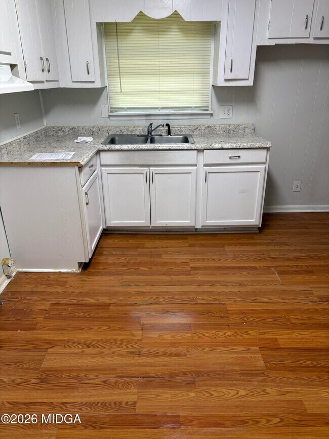 Foto del edificio - 3358 Club Dr