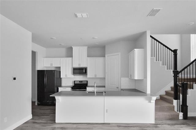 Building Photo - 6262 Rainbow Valley Pl