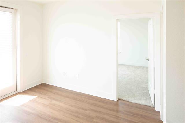 Building Photo - 108 N US Hwy 377