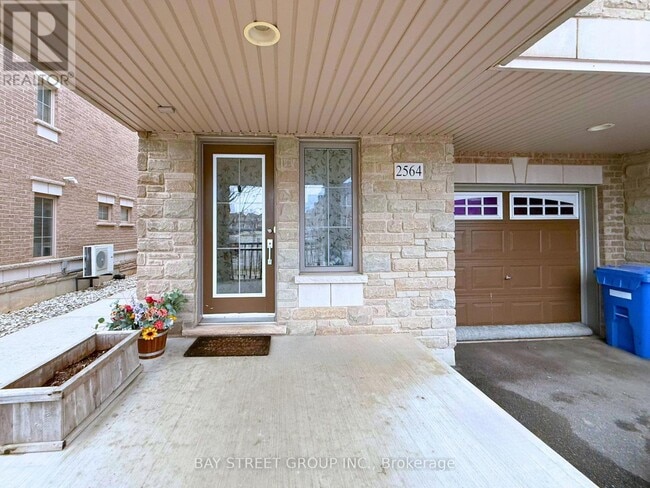 Building Photo - 2564 Grand Oak Trail