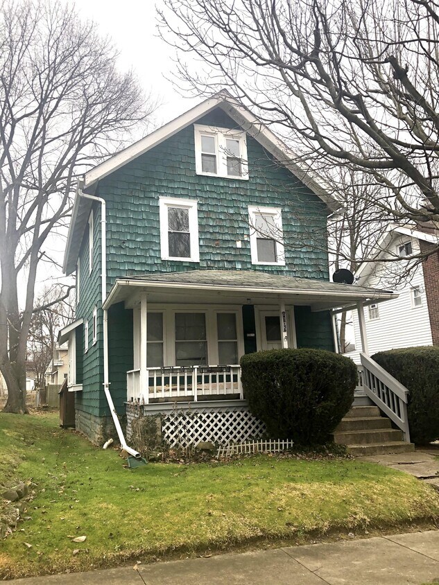 Primary Photo - 1105 Collinwood Ave