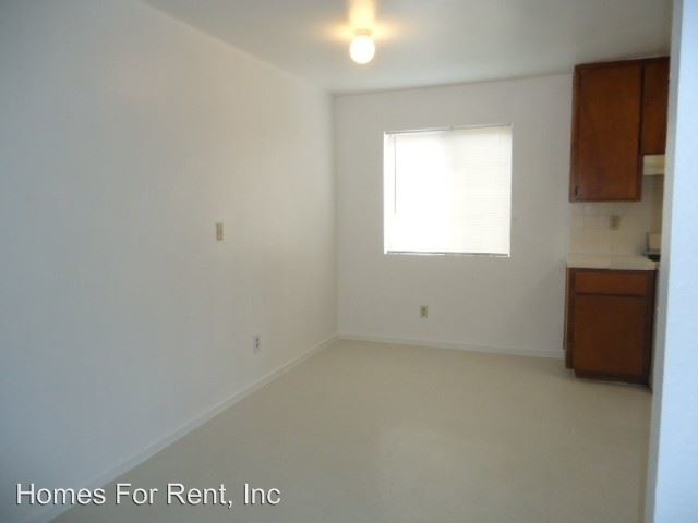 Building Photo - 546 W Henderson Ave