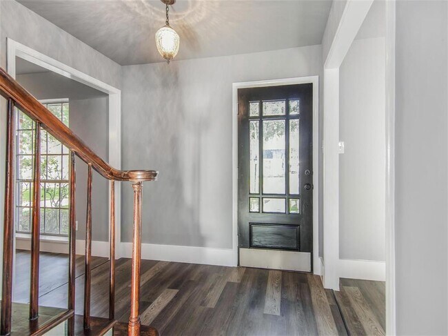Building Photo - 18510 Point Lookout Dr