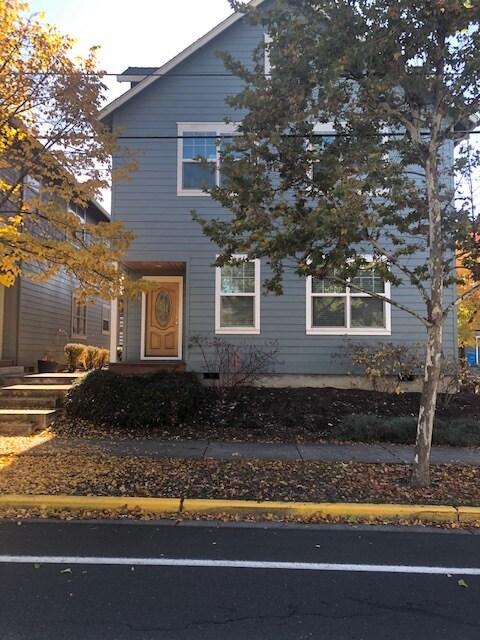 Building Photo - 324 Talent Ave