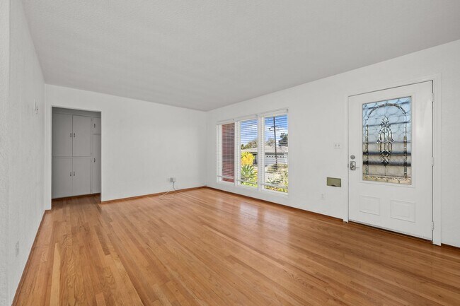 Foto del edificio - 6467 Cleo St