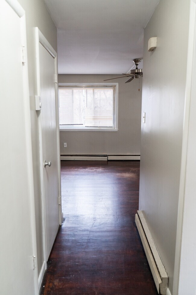 Building Photo - 127 Upper Airbase Ln
