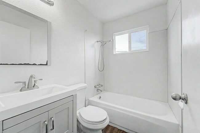 Building Photo - 1105-TGA