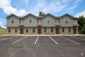 Building Photo - 1214 Brad Cir