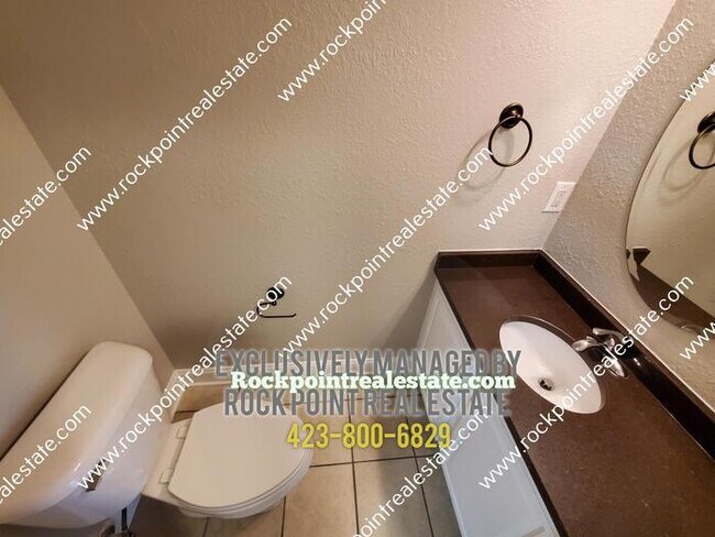 Building Photo - Beautiful East Brainerd Condo!