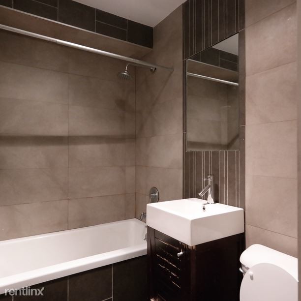 Building Photo - 246 Stanhope St