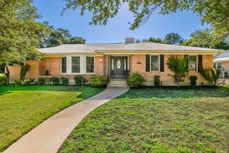 Building Photo - 5220 Lake Charles Dr