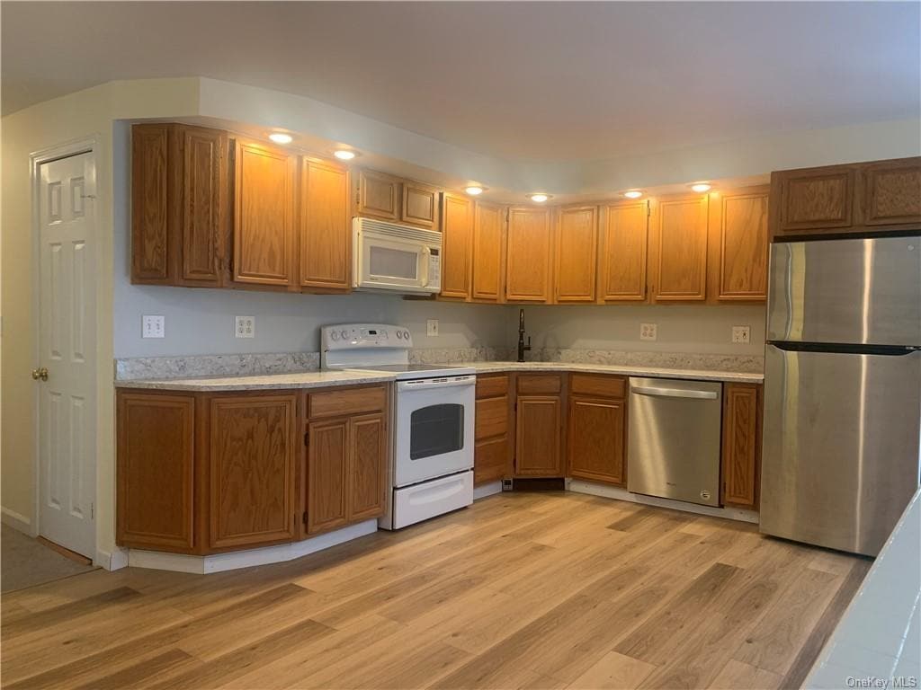 1 Miller Rd, Mahopac, NY 10541 Room for Rent in Mahopac, NY