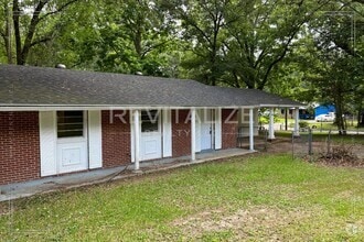 Building Photo - 6601 Lori Dr
