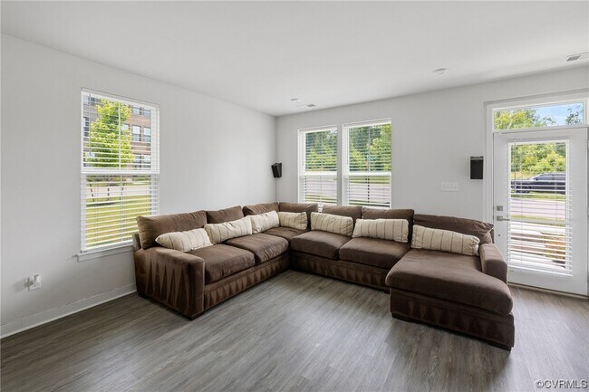 Foto del edificio - 14304 Altavista Blvd