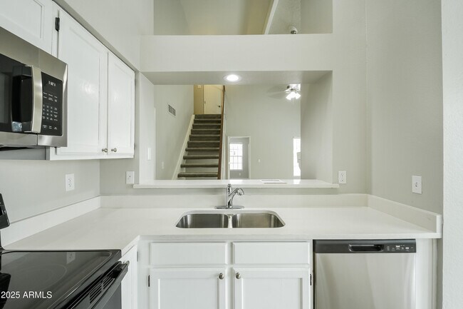 Foto del edificio - 2229 W Ross Ave