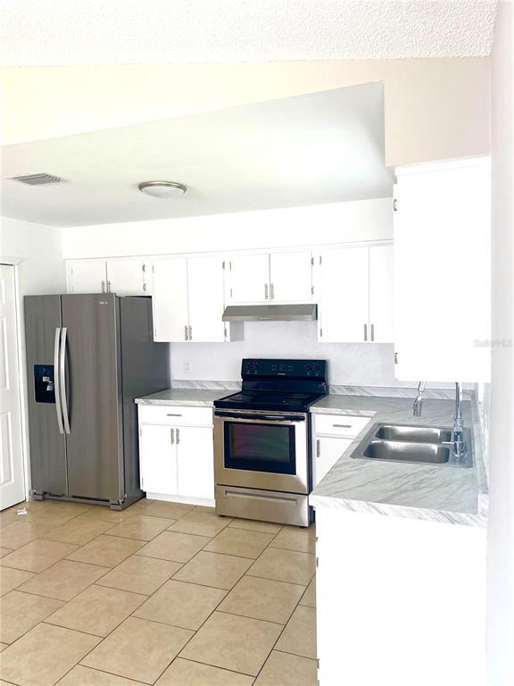 Foto del edificio - 490 N Elmwood Point