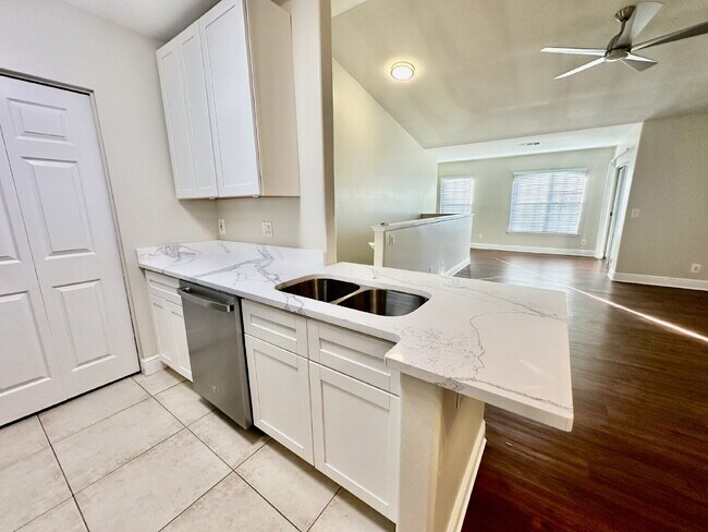 Foto del edificio - One Bedroom Renovated Condo at Plantation Point!