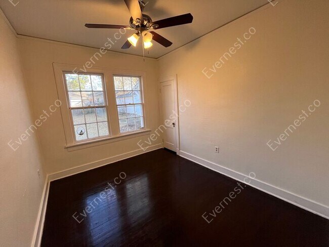 Building Photo - 526 Hartfield St