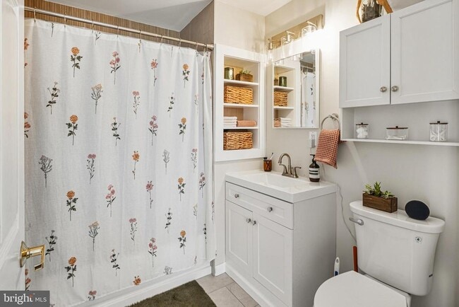 Foto del edificio - 2 Leverington Ave