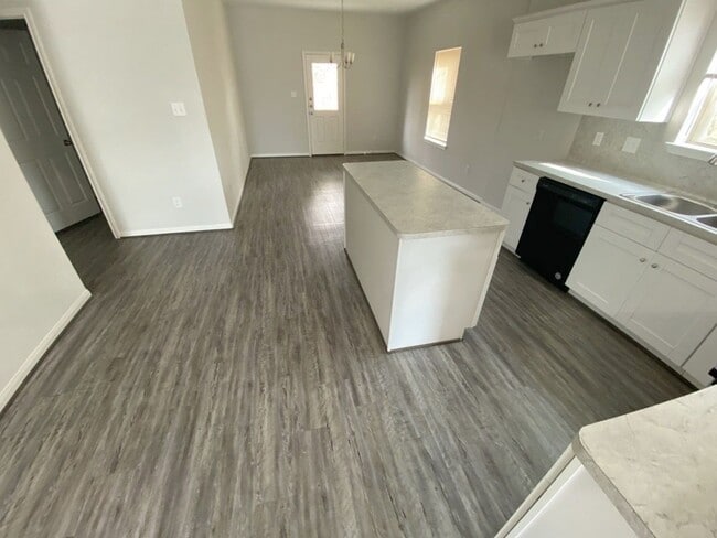 Foto del edificio - 4209 Mallow St