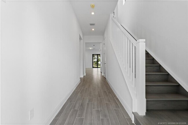 Foto del edificio - 870 SW Newfield Ave