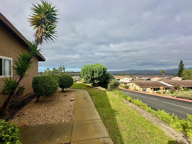 Foto del edificio - Corner unit with a View!