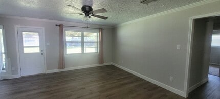 Building Photo - 1807 Sleepy Creek Way