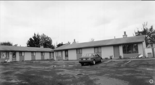 Foto del edificio - 1691-1717 NE 230th Ct