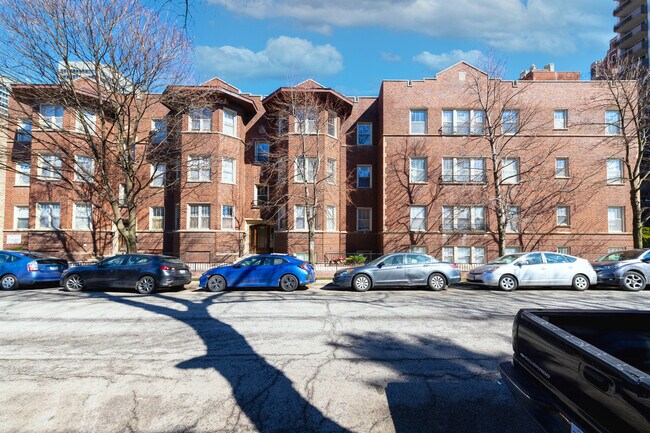 Foto del edificio - 3505 N Pine Grove Ave