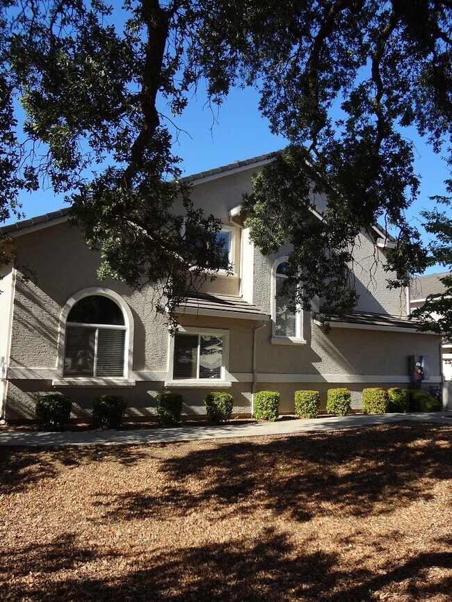 Foto del edificio - AVAILABLE NOW! Roseville 2 bed/2.5 bath, 2 Story Townhome!
