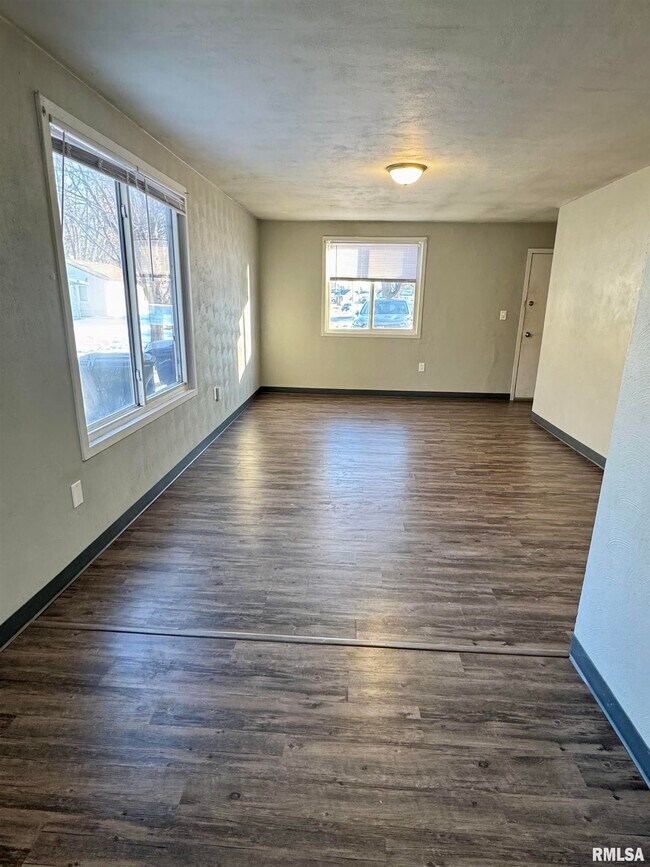 Foto del edificio - 902 39th St Ct