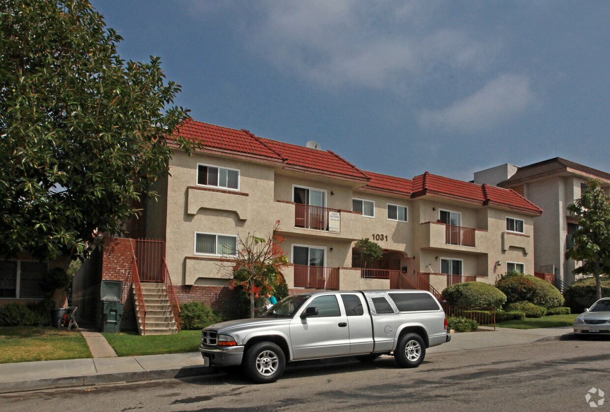 Building Photo - 1031 Justin Ave