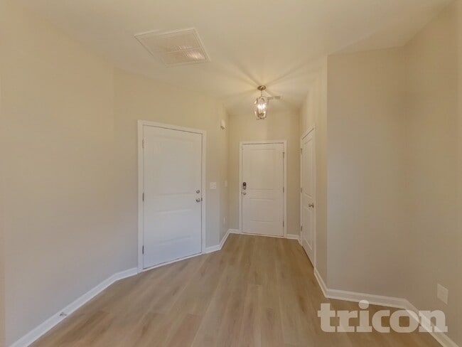 Building Photo - 120 Dunnsmore Dr