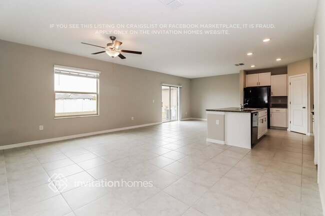 Building Photo - 15610 Greenleaf Bay St