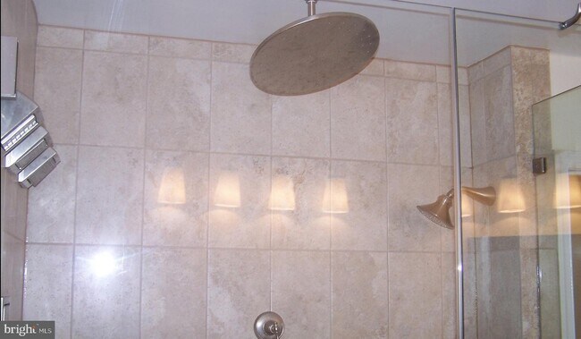 Foto del edificio - 1029 N Stuart St
