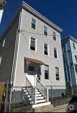 Building Photo - 6 Porter St