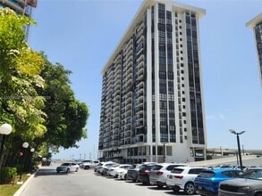 Building Photo - 1865 Brickell Ave