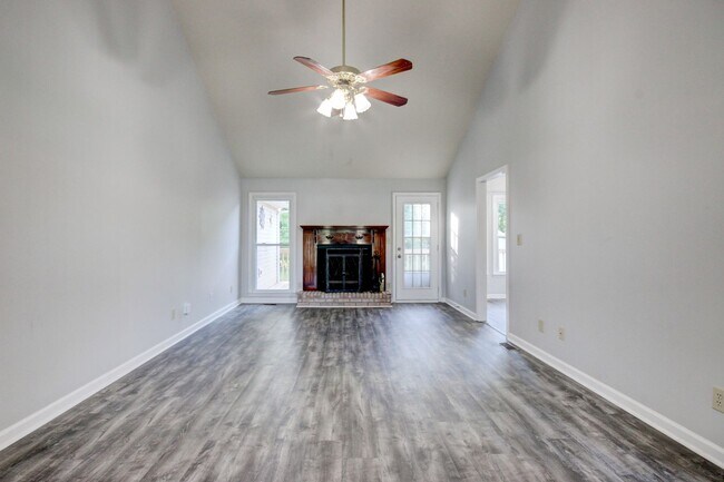 Building Photo - Amazing Brick Front Ranch Home With Hardwood Flooring and Fireplace