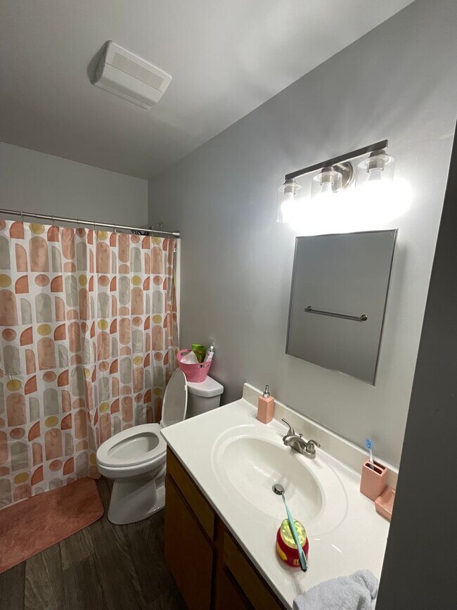 Interior Photo - Ridge View