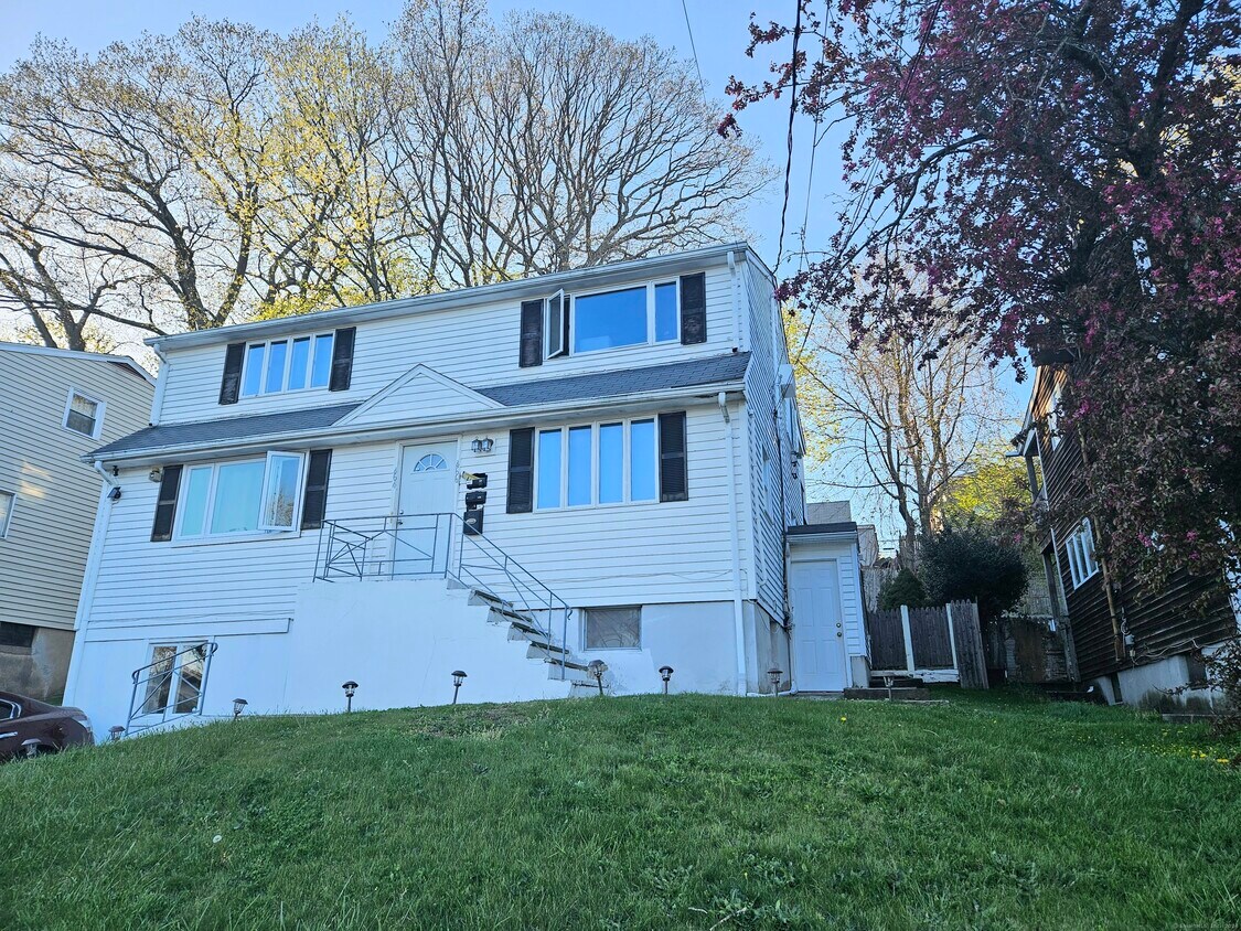 464 Merritt St, Bridgeport, CT 06606 House Rental in Bridgeport, CT