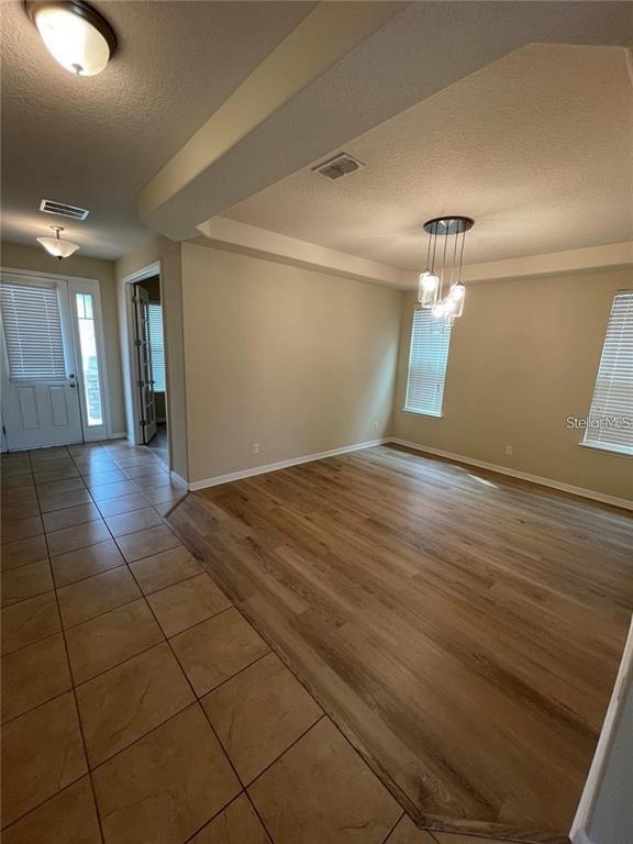 Foto del edificio - 4939 Southlawn Ave