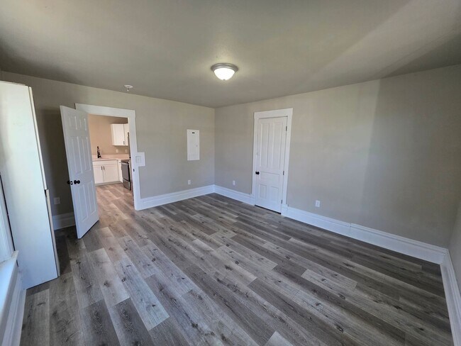 Foto del edificio - 218 E Baldwin Ave