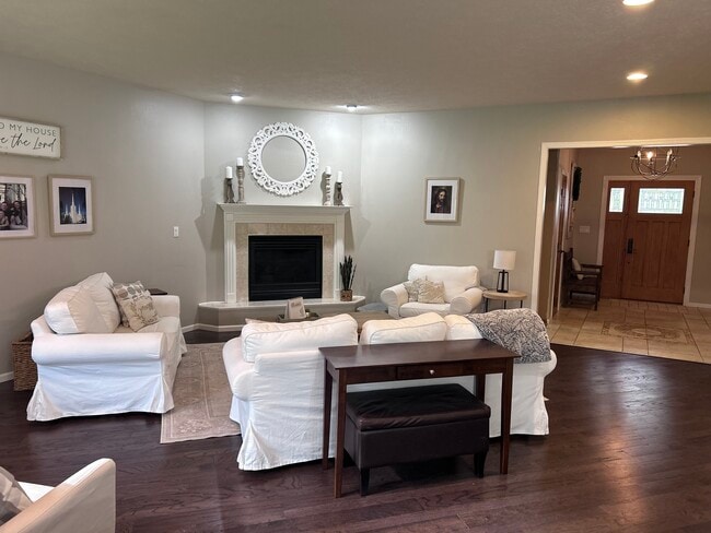 Building Photo - 5115 S Swift Park Dr