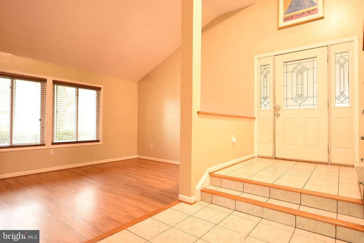 Foto principal - 111 Biscayne Ct