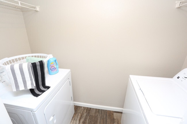 1BR, 1BA -750 SF - Laundry - Armstrong Farm