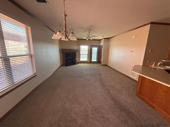 Building Photo - 9220 Roadrunner Ave