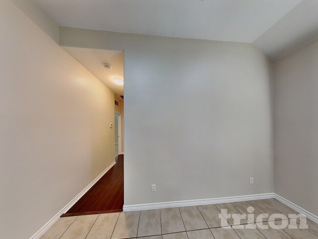 Foto del edificio - 214 Bob White Dr