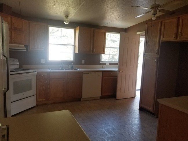 Building Photo - Beautiful Location in Mount Pleasant